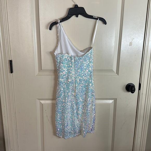 Size 0 - Picture 2 of 3